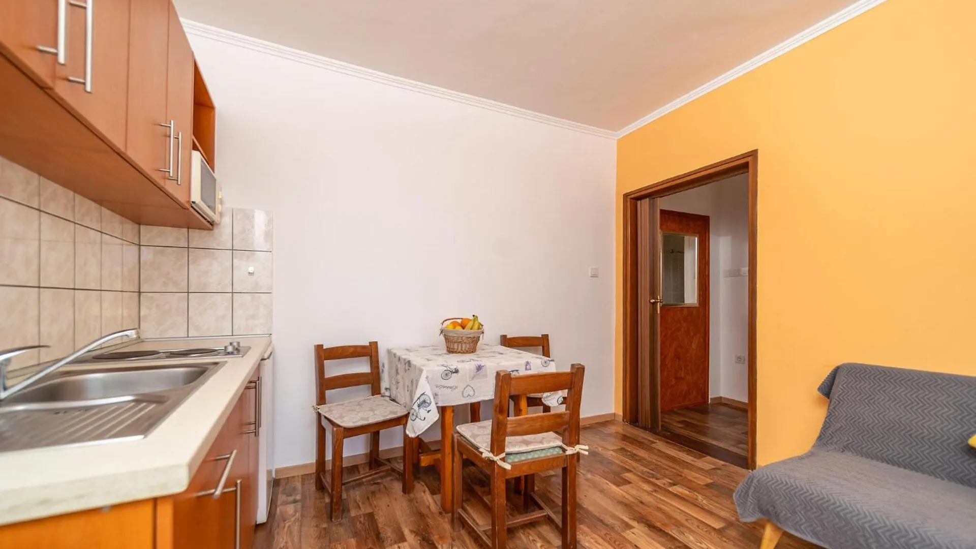 Nice Apartment In Barbat Na Rabu With Wifi 0*,